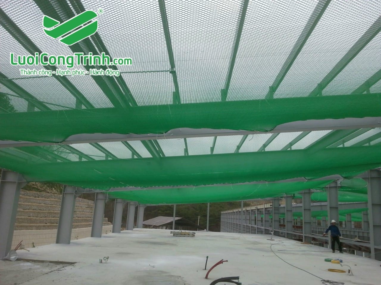 Lưới chống rơi, lưới an toàn cho thi công nhà thép tiền chế